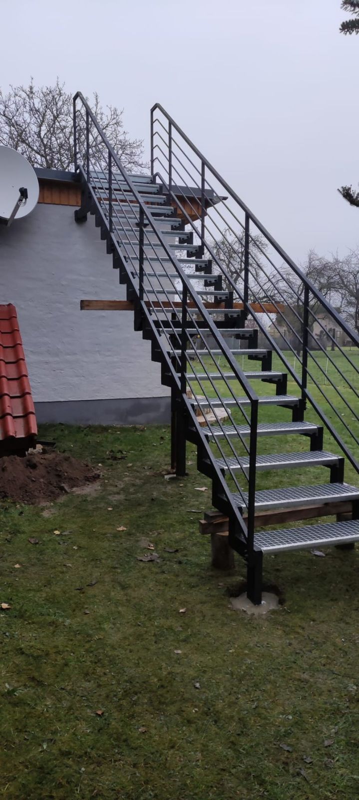 Außentreppe zum Obergeschoss